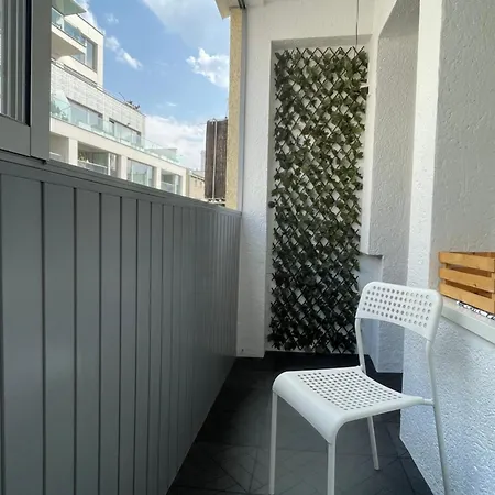 Klimatyczny W Centrum Apartment
